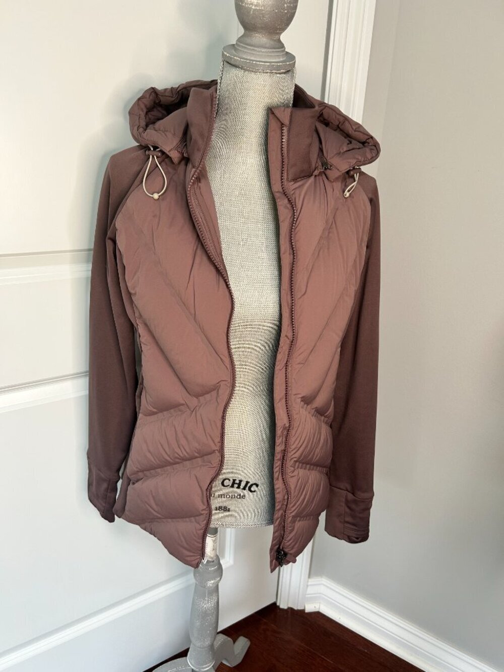 Athleta Inlet Down Puffer Jacket Smoked Almond Brown Size M EUC - Picture 5 of 8